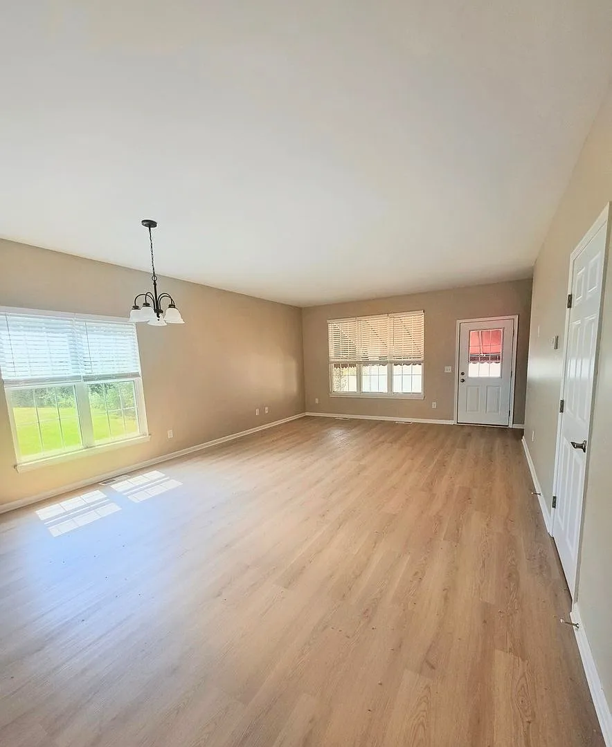 1691 Maple Road — Photo 1