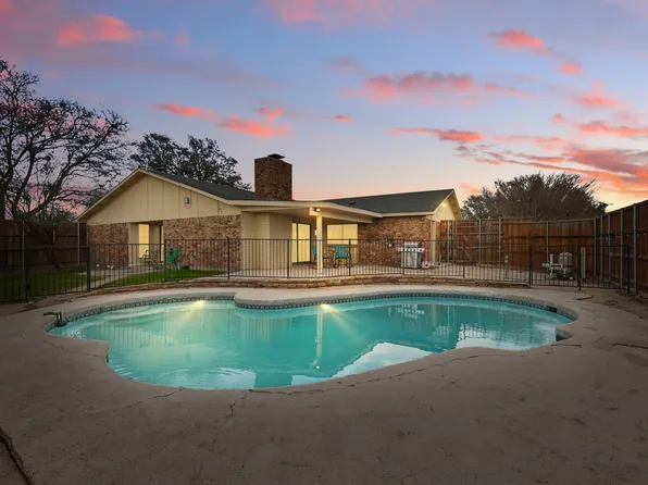 3454 Livingston Ln, Carrollton, TX 75007