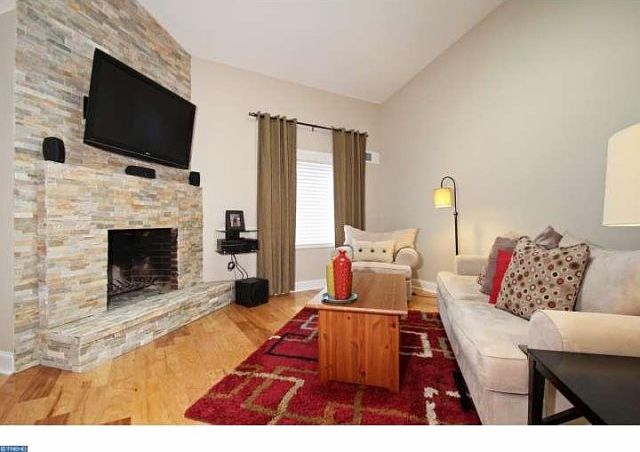 1st image of 6 Delancey Pl