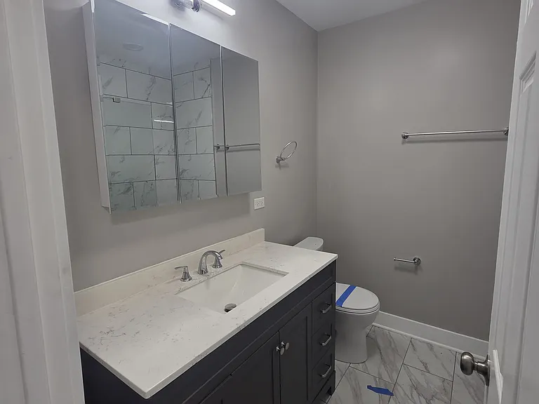 1860 N Hoyne Ave #1R — Photo 19
