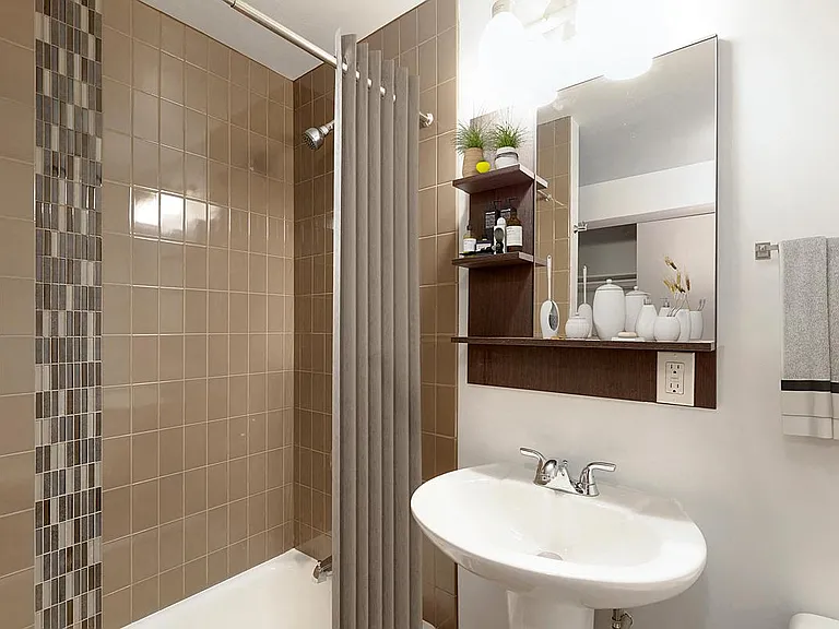 Altair Apartments — Photo 6