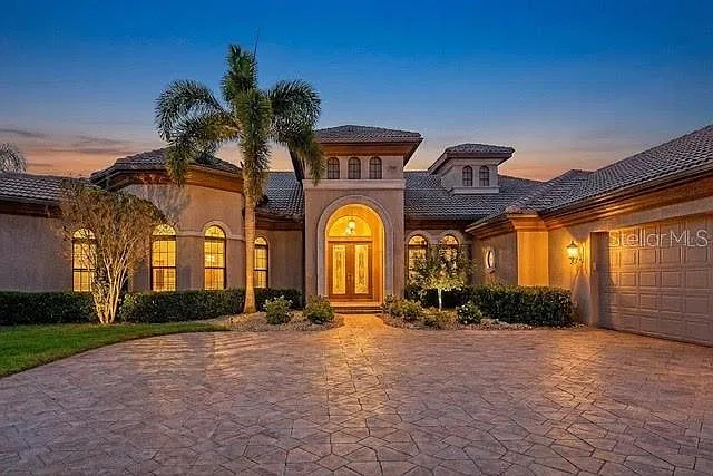 4 bed, 5.0 bath, 4363 sqft, $6,000 — Photo 1