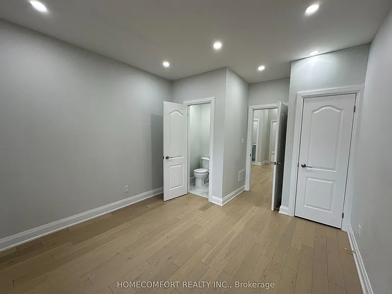 211 Osler St #MAIN FLOOR — Photo 16