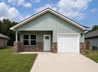 4120 Henderson St, Greenville, TX 75401