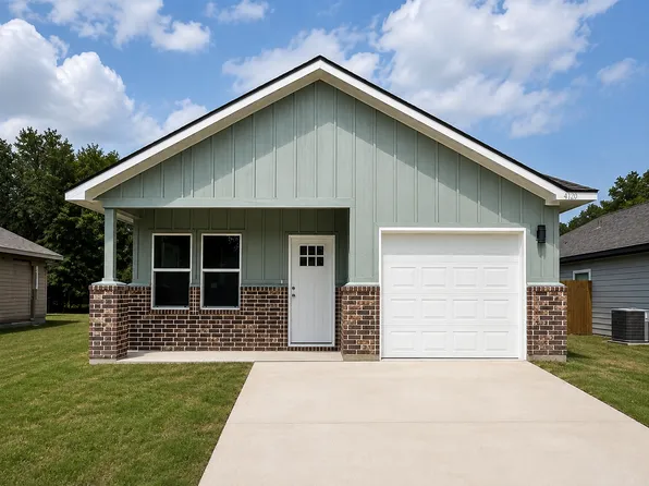 4120 Henderson St, Greenville, TX 75401