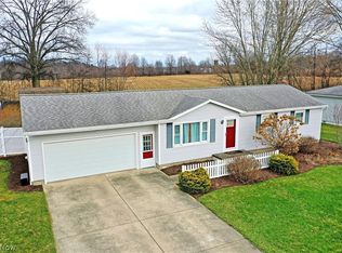 9812 Deltona Dr, New Middletown, OH 44442