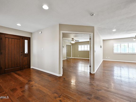 3rd image of 324 W Willow Ave