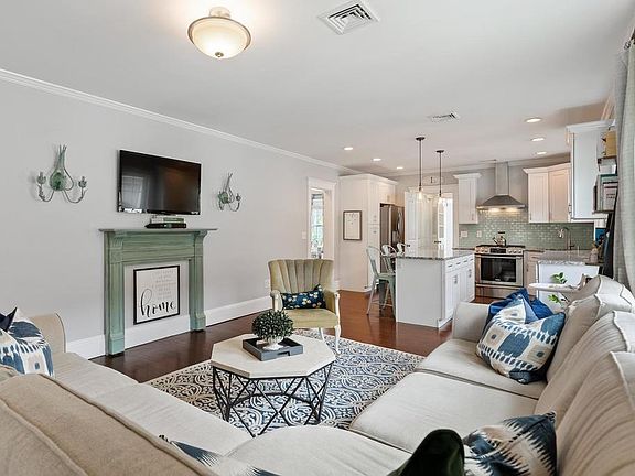 5th image of 25 Dyer Ave #25