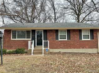 7374 Tannoia Dr, Hazelwood, MO 63042