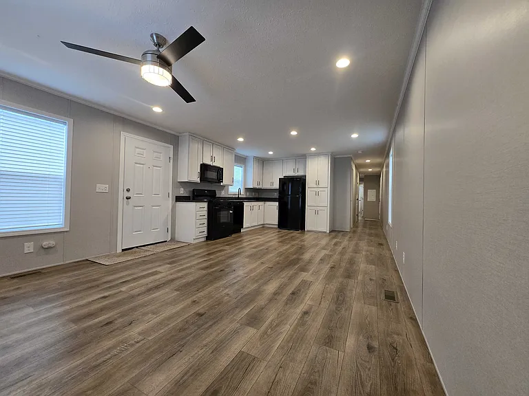 29800 Guilford Cir #414 — Photo 3