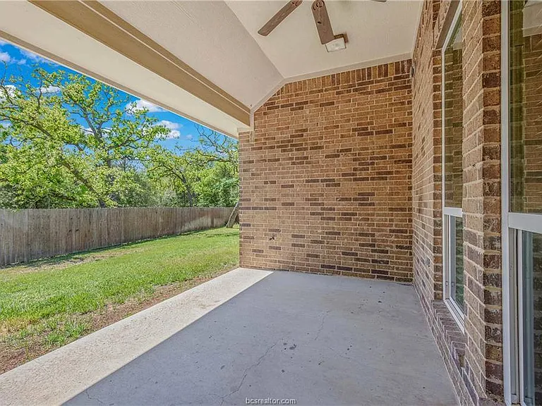 15701 Timber Creek Ln — Photo 22