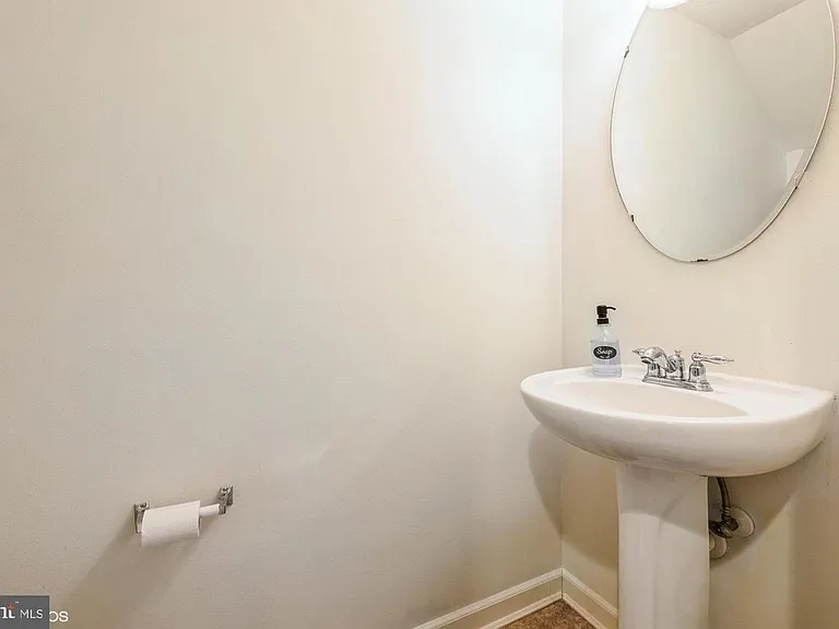 636 Wye Oak Dr — Photo 4