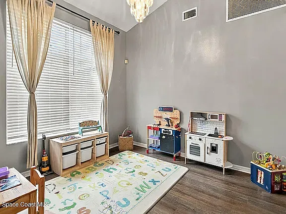 4 bed, 1918 sqft, $3,000 — Photo 4