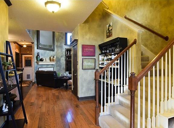 3rd image of 7126 Chinquapin Dr