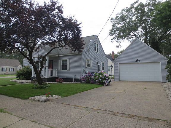 3rd image of 2515 Cumberland St