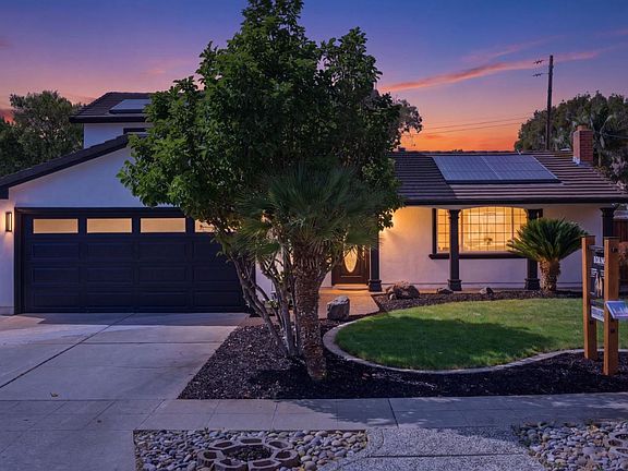 3rd image of 2747 Lucena Dr