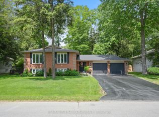 20 Downer Cres, Wasaga Beach, ON L9Z 1C2
