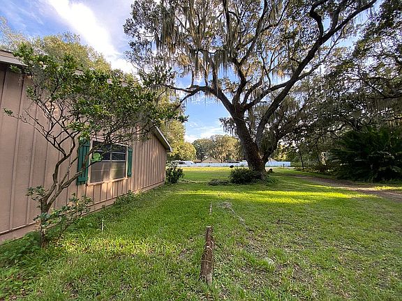 3rd image of 2927 Brook Dr