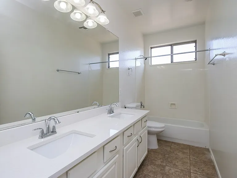 4091 E Carriage Way — Photo 14