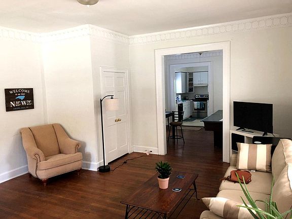 4th image of 301 Henderson St