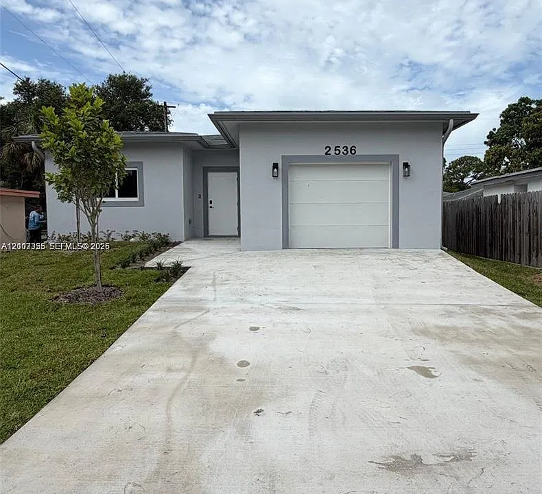 2536 NW 9th Ct
