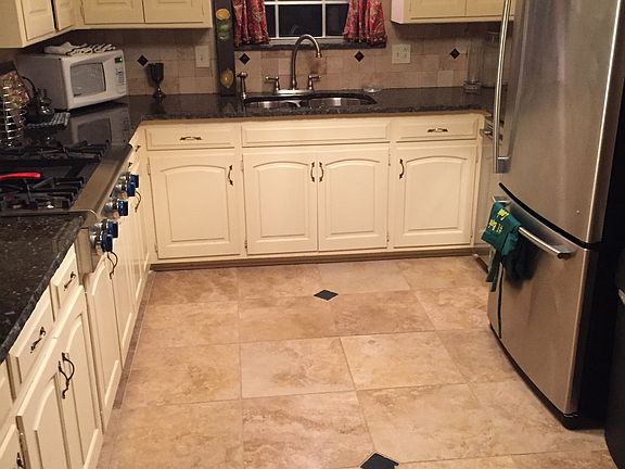 3rd image of 3000 Finchley Ln