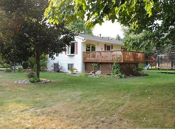 2nd image of 16110 5th St N