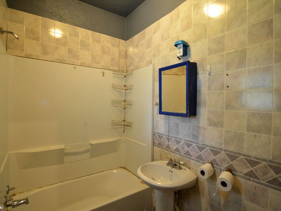 16th image of 103 S Marshall St