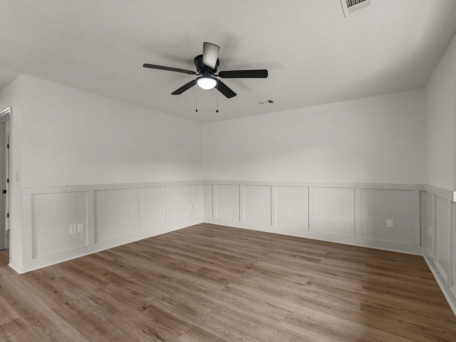 3 bed, 1136 sqft, $1,100 — Photo 2