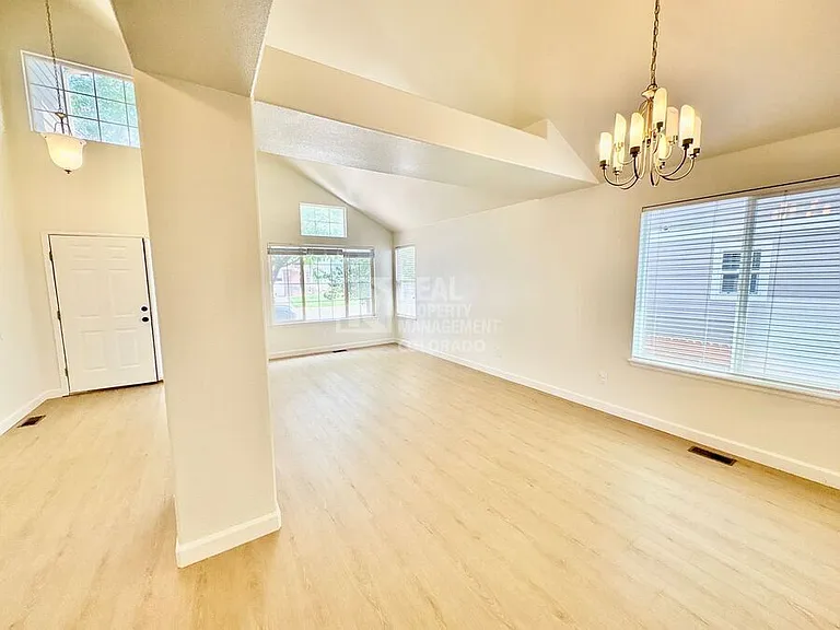 8407 Dove Ridge Way — Photo 3