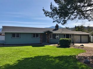 2225 Cullison Ln, Grants Pass, OR 97527