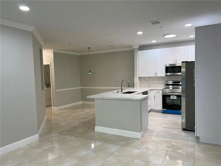 4602 SW 160th Ave #511 — Photo 7