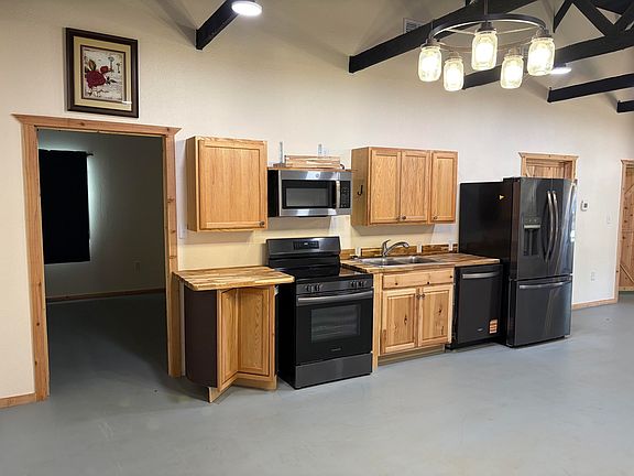 4th image of 190 Shady Dr