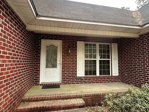 3rd image of 804 King Arthur Dr