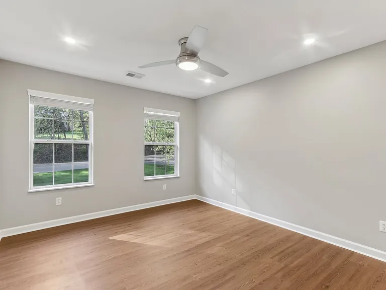 103 Lakeview Ct — Photo 28