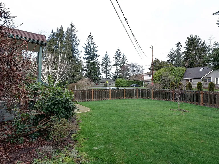 2803 Birchwood Ave — Photo 6
