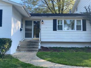 10317 Wood Rd, Fairfax, VA 22030