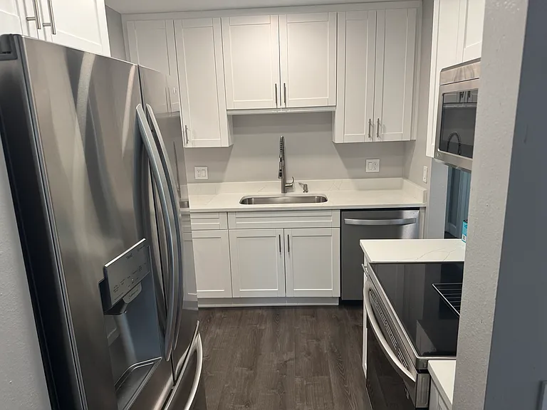 115 S Hale Ave — Photo 5