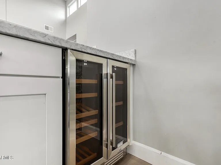 1629 E Montebello Ave — Photo 19