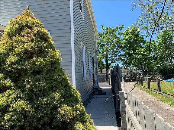 5th image of 3300 W 23rd Pl
