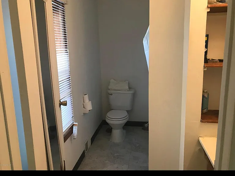 1742 Wayne Ave — Photo 6