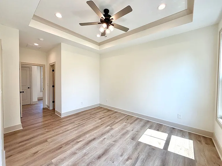 489 S Main St — Photo 30