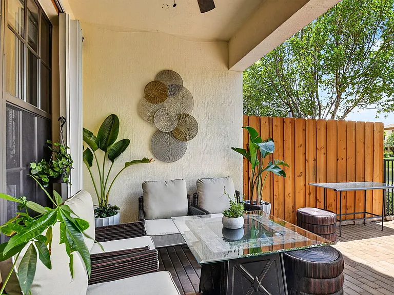 10139 Wellington Parc Dr — Photo 13