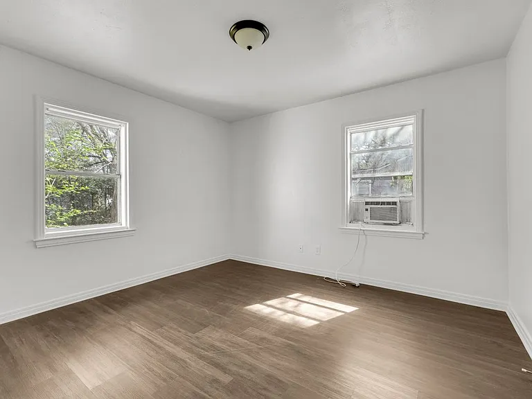1227 Dena St — Photo 11