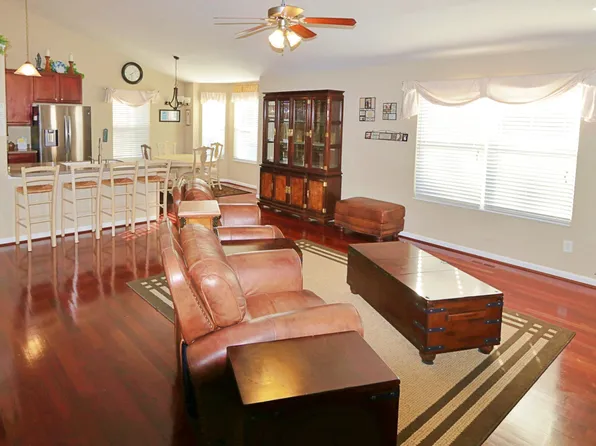 1448 Woodside Dr, Florence, KY 41042