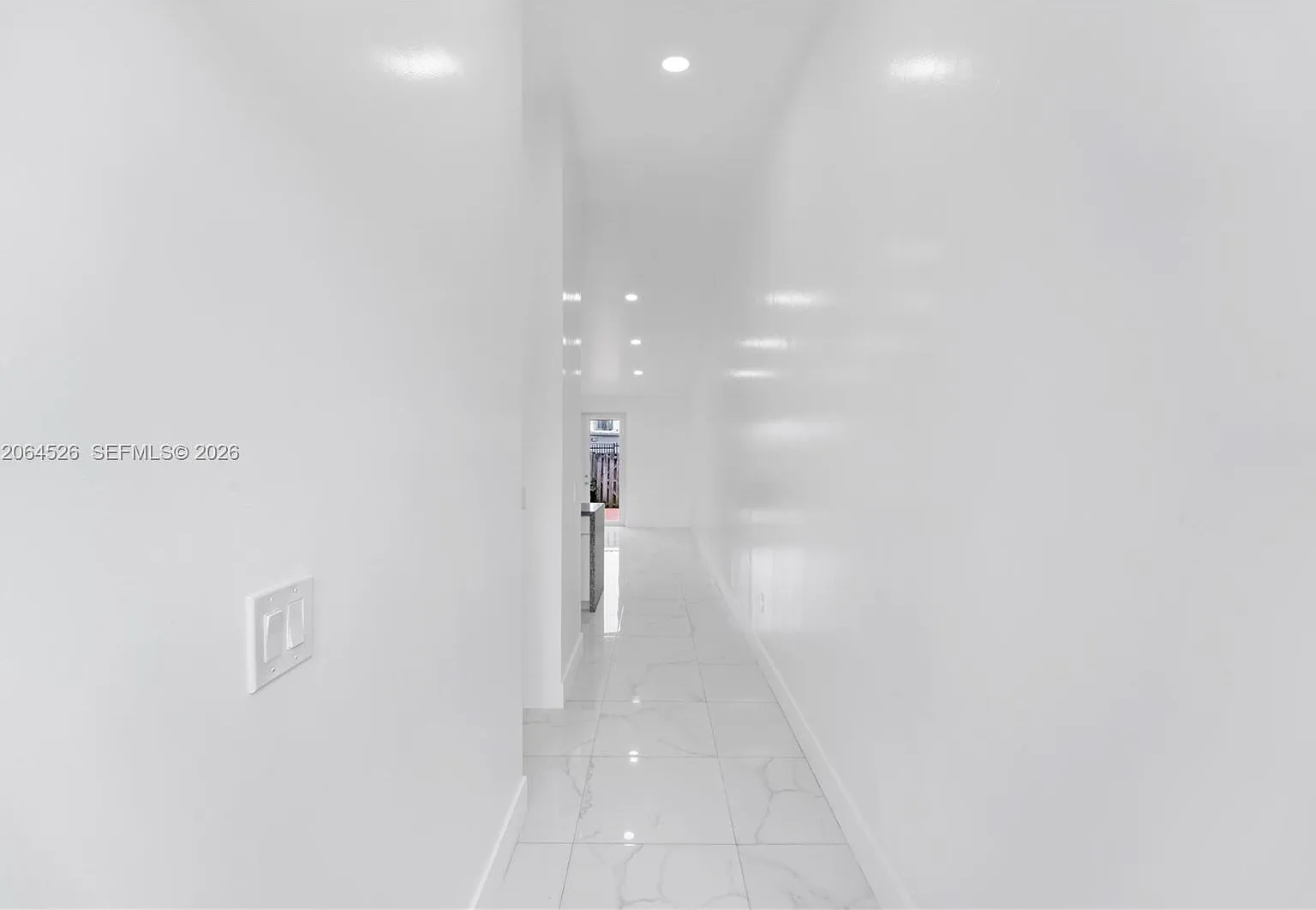 3 bed, 1093 sqft, $3,000 — Photo 2