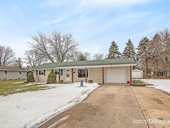 5th image of 113 Greenfield Dr