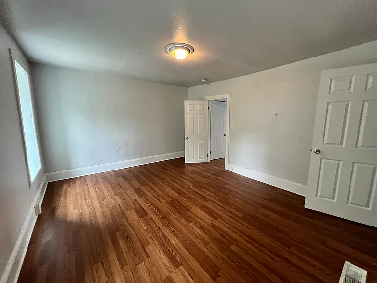 248 Plymouth St — Photo 16
