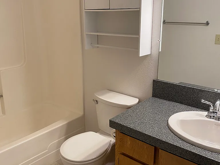 2558 Troy Ct — Photo 9