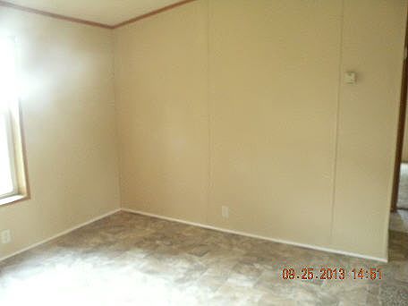4th image of 301 Railroad Ave
